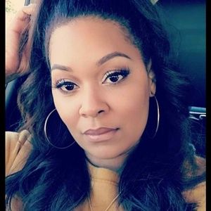 Meet your Posher, Carla